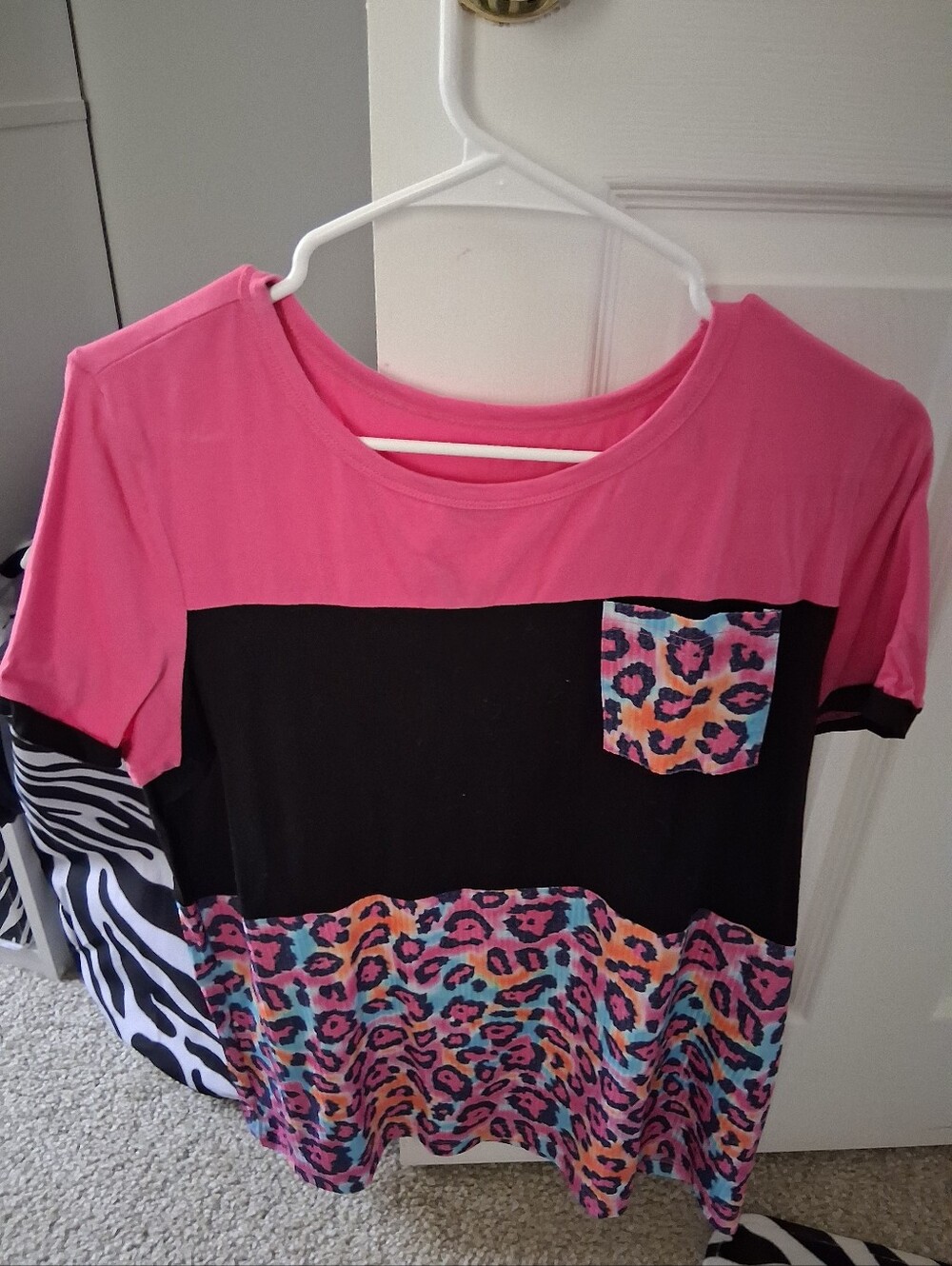 Women's unbranded animal print pocket top